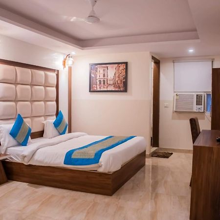 Hotel Airport City Нью-Дели Экстерьер фото