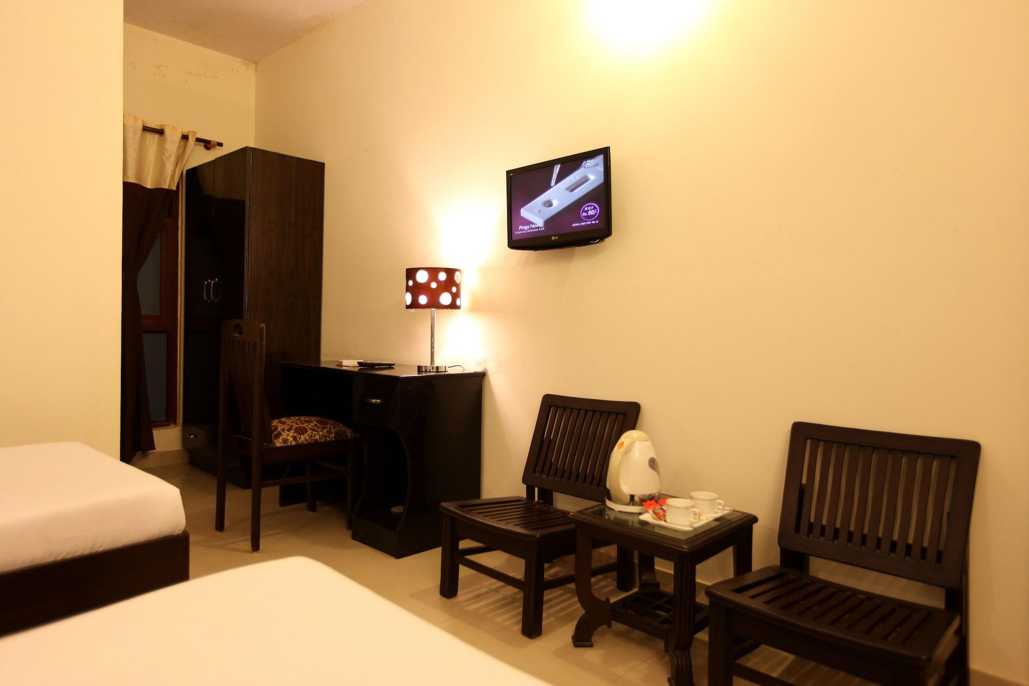 Hotel Airport City Нью-Дели Экстерьер фото