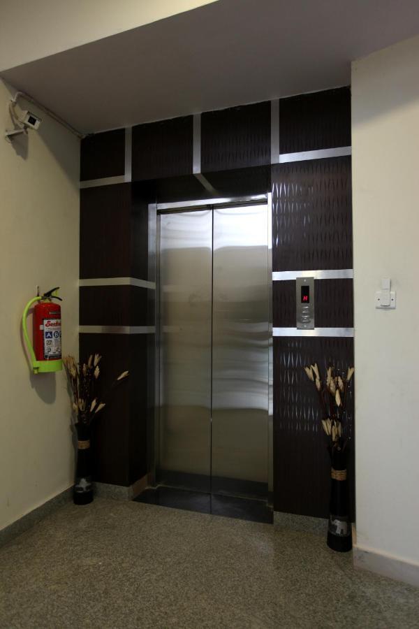 Hotel Airport City Нью-Дели Экстерьер фото