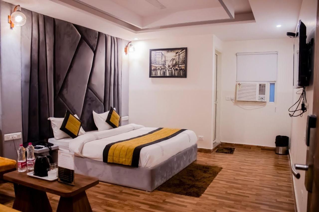 Hotel Airport City Нью-Дели Экстерьер фото
