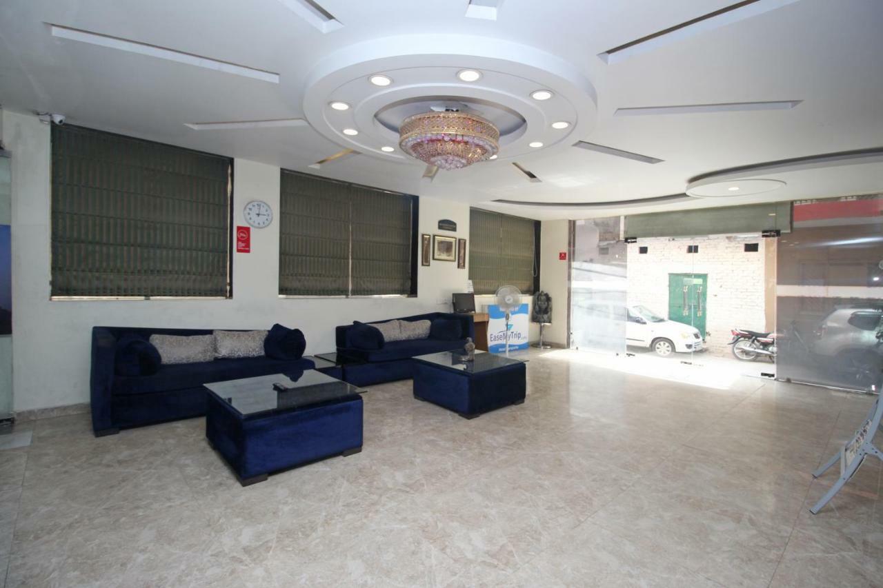 Hotel Airport City Нью-Дели Экстерьер фото
