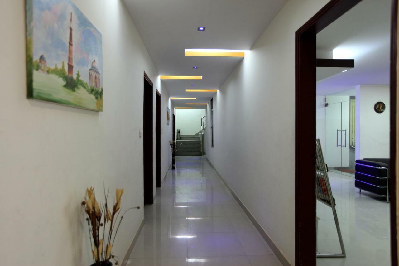 Hotel Airport City Нью-Дели Экстерьер фото