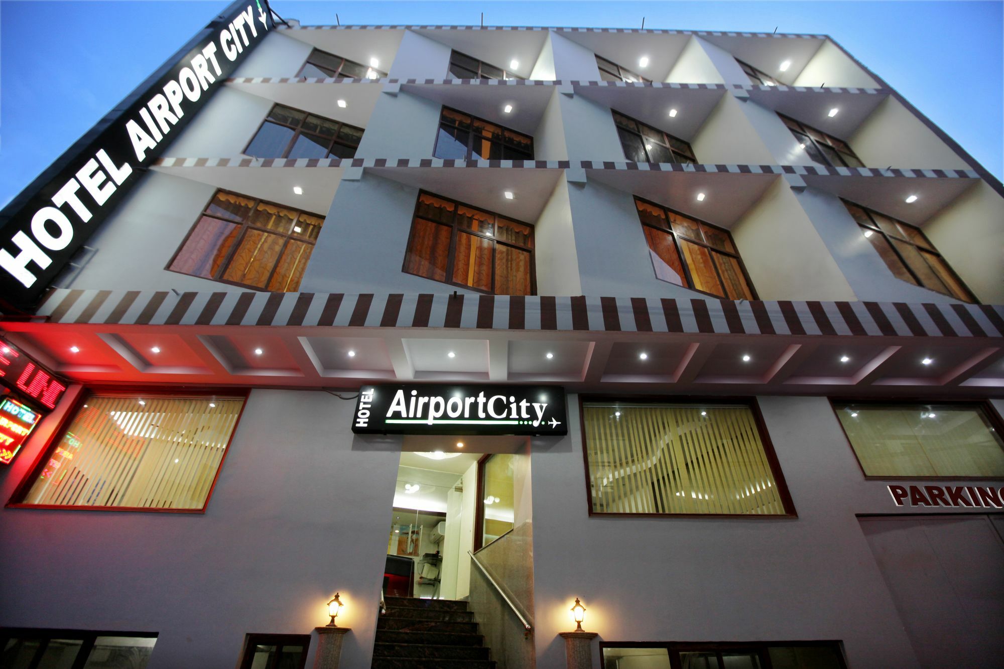 Hotel Airport City Нью-Дели Экстерьер фото