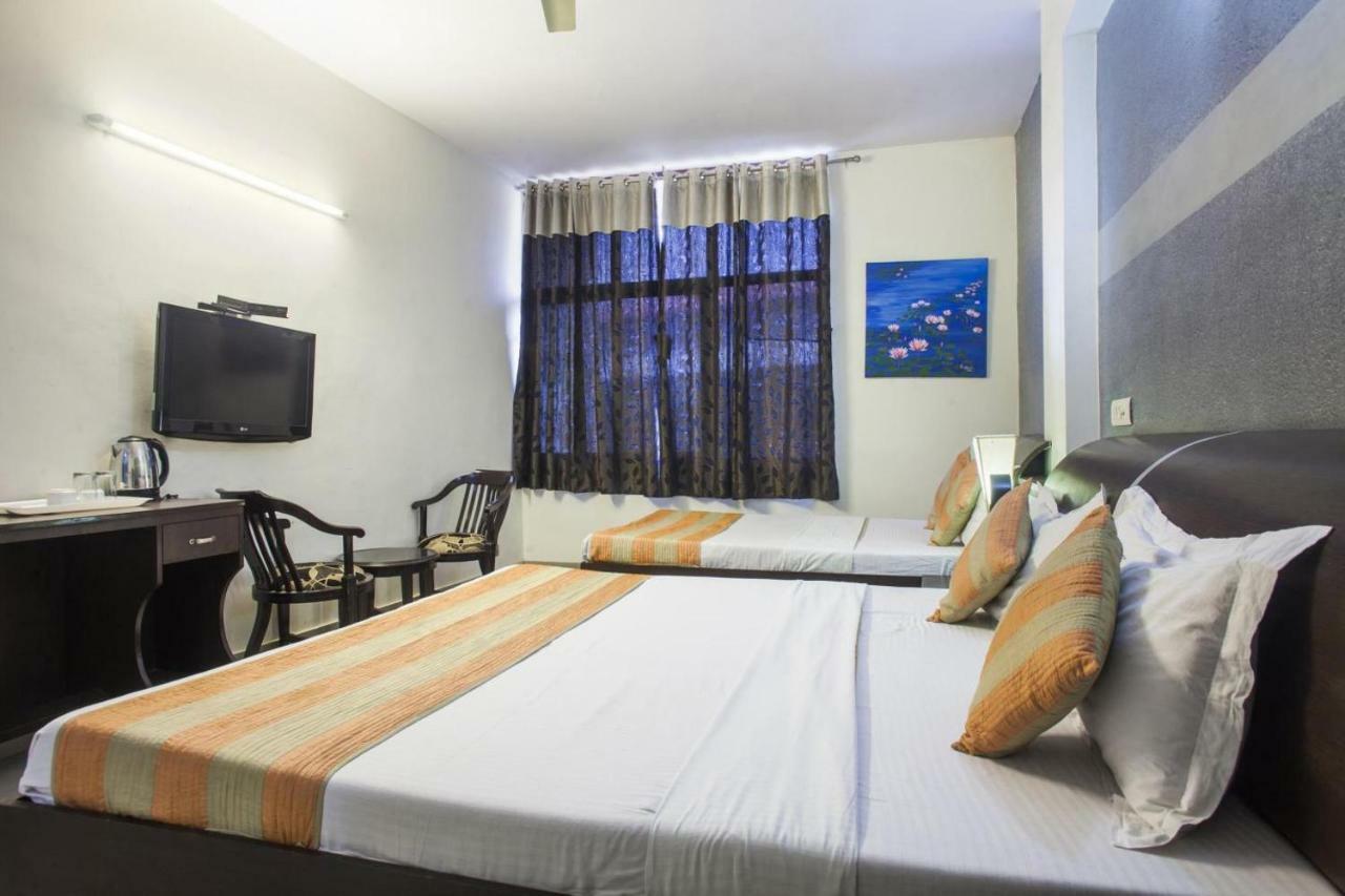 Hotel Airport City Нью-Дели Экстерьер фото